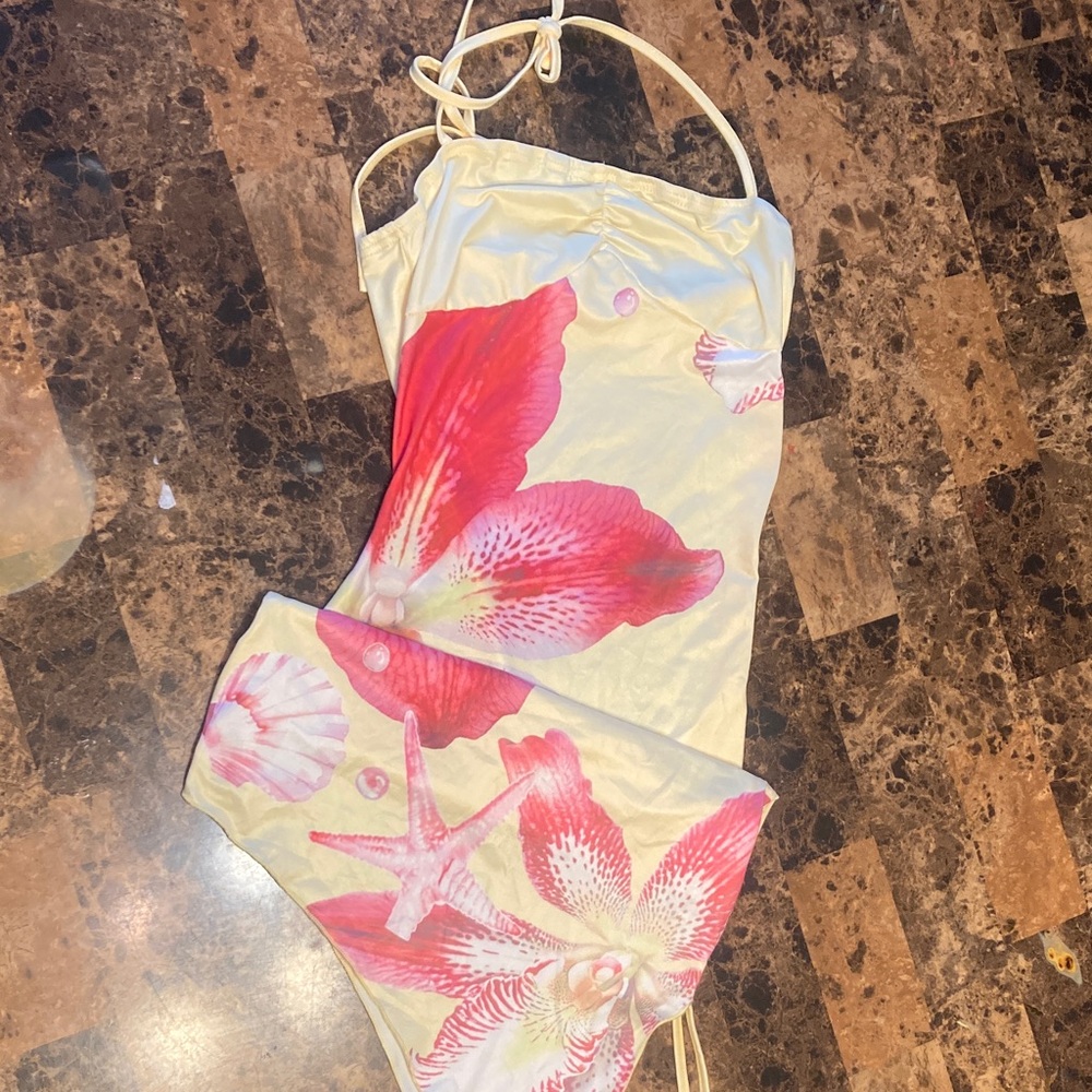 SHEIN Cream and Yellow Garment